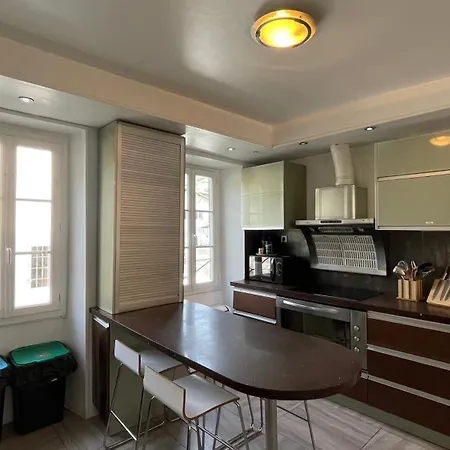 Duplex 4br - 1,5km - Wifi/vod - Aircond 公寓